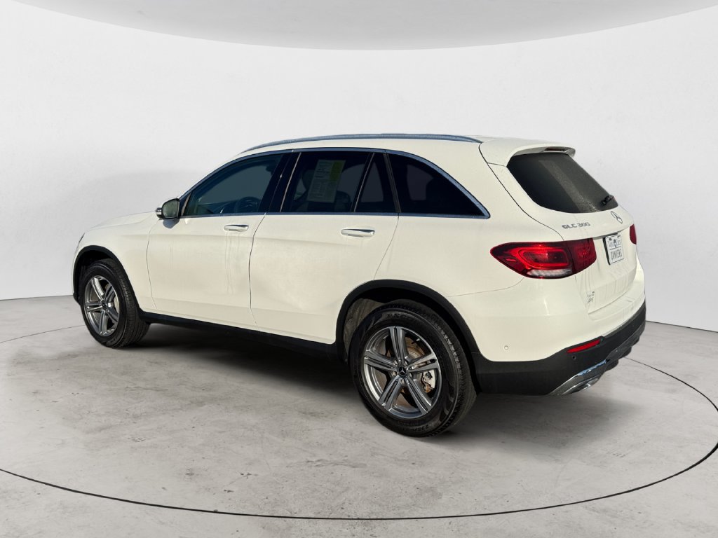 Used 2021 Mercedes-Benz GLC 300 4MATIC image 3