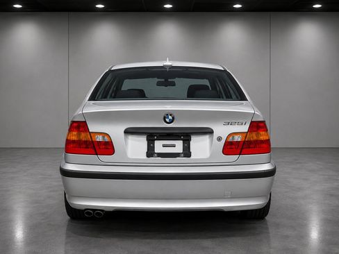 Used 2003 BMW 325i Sedan RWD image 4