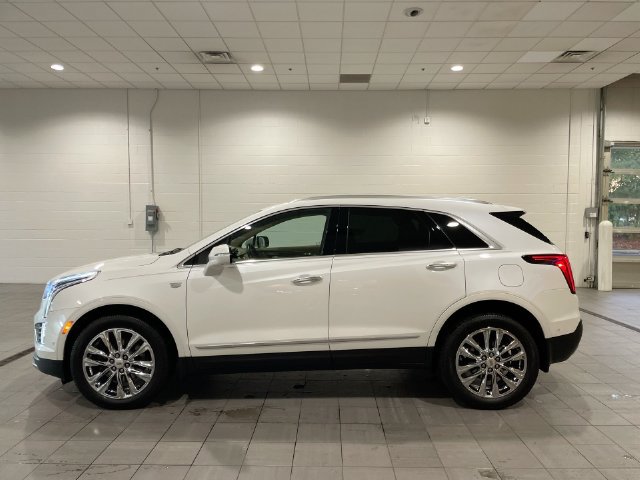 Used 2022 Cadillac XT5 Premium Luxury w/ Platinum Package AWD/4WD image 2