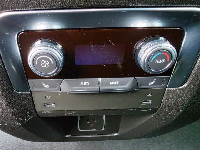 Used 2025 GMC Yukon XL Denali AWD/4WD image 18