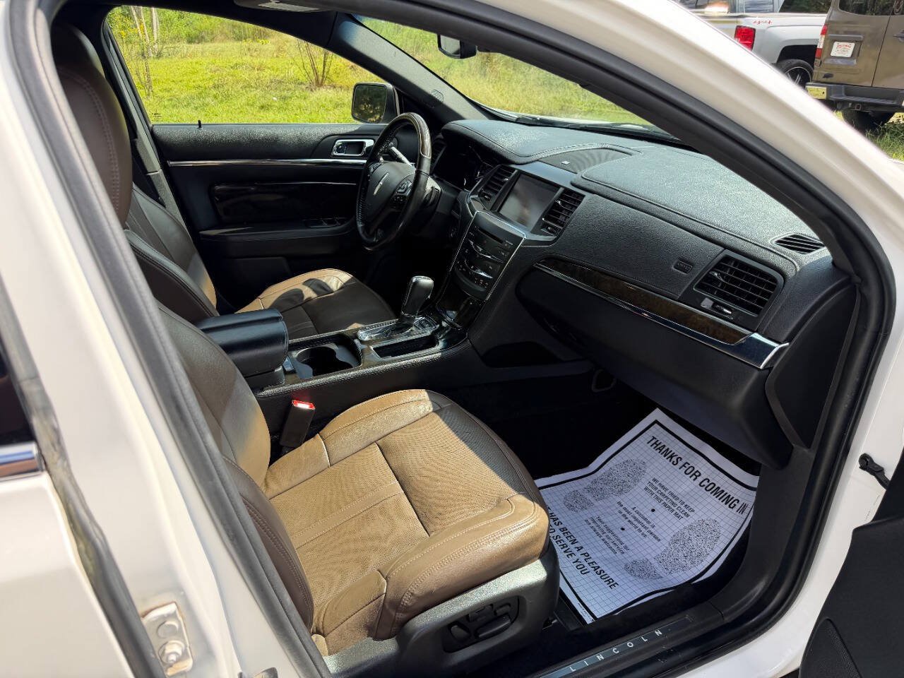 Used 2013 Lincoln MKS AWD image 15