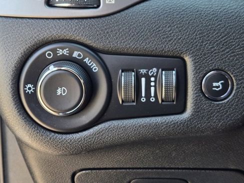 Used 2022 Jeep Cherokee Latitude Lux image 23