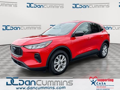 Used 2024 Ford Escape Active w/ Tech Pack #1 AWD/4WD image 1