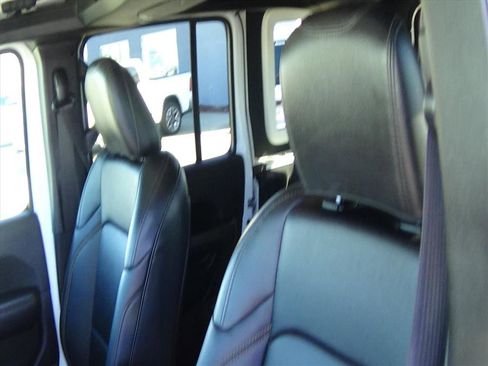 Certified 2025 Jeep Wrangler Sahara w/ Safety Group image 15