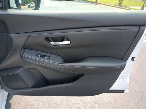Used 2024 Nissan Sentra SV FWD image 32