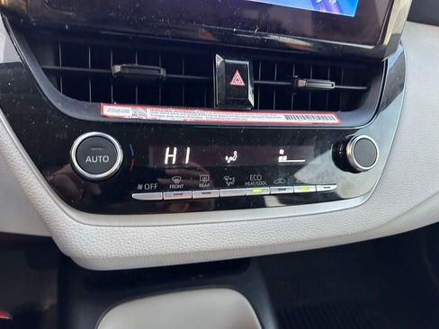 Certified 2025 Toyota Corolla LE image 25