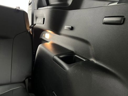 Used 2024 Mitsubishi Outlander SE image 34