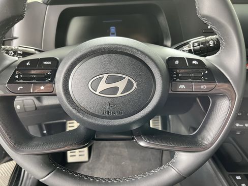 Used 2025 Hyundai Elantra Sport image 17