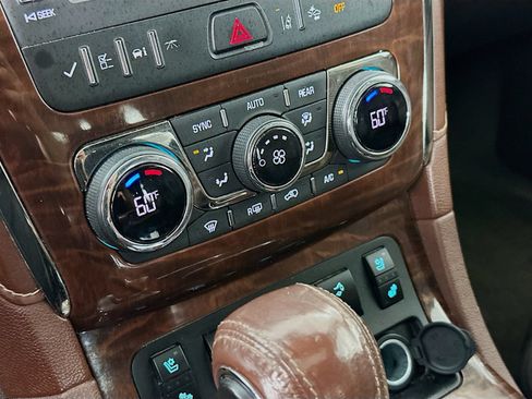 Used 2014 Buick Enclave Premium w/ Trailering Provision Package FWD image 16