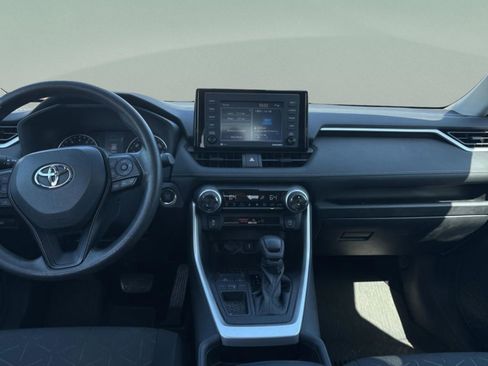 Used 2021 Toyota RAV4 XLE image 10