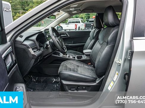 Used 2023 Mitsubishi Outlander SE image 22