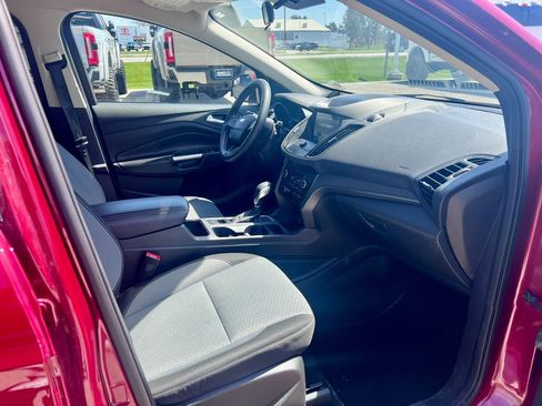Used 2019 Ford Escape SE image 17
