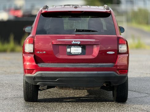 Used 2017 Jeep Compass Latitude AWD/4WD image 4