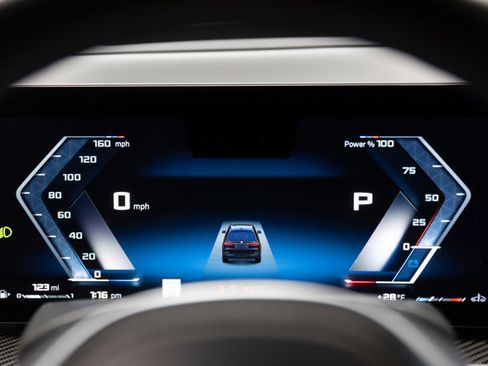 Used 2024 BMW X7 M60i w/ Executive Package image 89