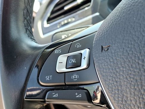 Used 2019 Volkswagen Tiguan SE w/ Panoramic Sunroof Package FWD image 23