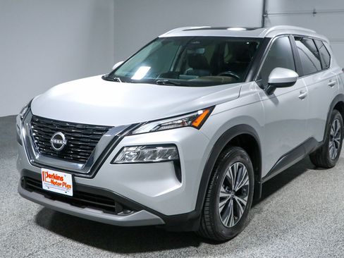 Used 2023 Nissan Rogue SV w/ SV Premium B Package FWD image 32