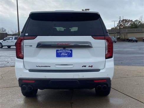 Used 2022 GMC Yukon AT4 image 3