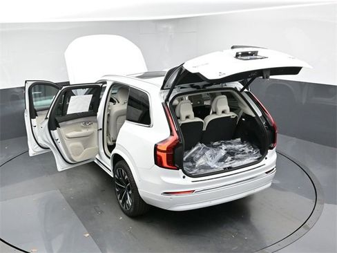 New 2026 Volvo XC90 B6 Ultra image 52