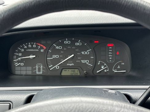 Used 1998 Isuzu Oasis S FWD image 19