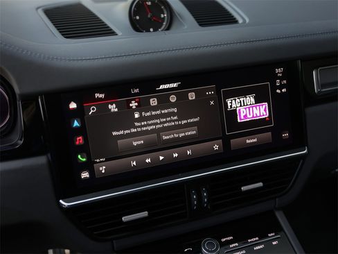 Certified 2022 Porsche Cayenne Turbo image 20