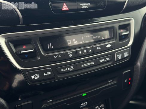 Used 2021 Honda Pilot Touring image 20