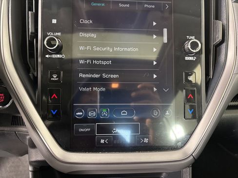 Used 2024 Subaru Crosstrek 2.0i Premium image 17