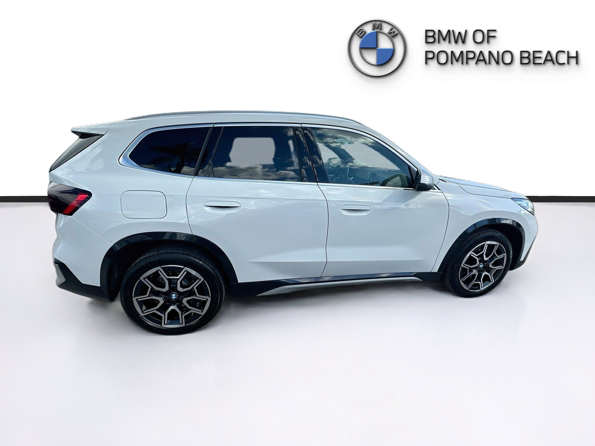 Used 2023 BMW X1 xDrive28i w/ Convenience Package AWD/4WD image 8