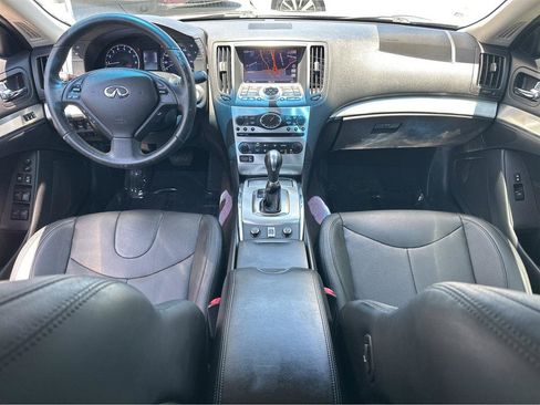 Used 2014 INFINITI Q60 Convertible w/ Premium Package RWD image 4