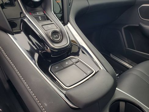 Used 2025 Acura RDX SH-AWD image 33