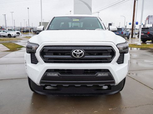 New 2026 Toyota Tacoma SR5 image 3