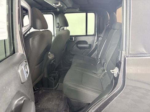 Used 2021 Jeep Gladiator Sport image 25