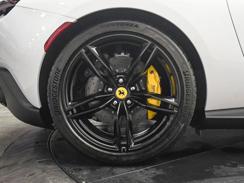 Used 2024 Ferrari Roma Spider image 37