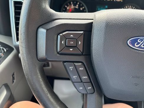 Used 2018 Ford F150 XLT AWD/4WD image 11