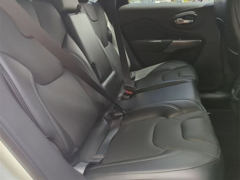 Certified 2021 Jeep Cherokee Latitude Lux image 25