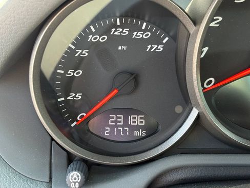 Used 2005 Porsche Boxster RWD image 10