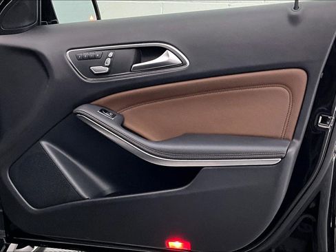 Used 2019 Mercedes-Benz GLA 250 image 25