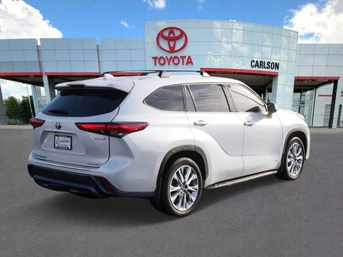Used 2023 Toyota Highlander Limited image 5