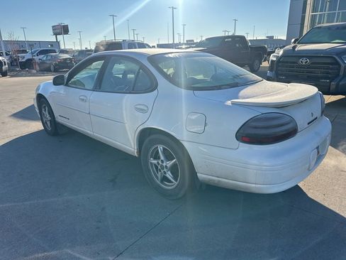 Used 2003 Pontiac Grand Prix SE image 3
