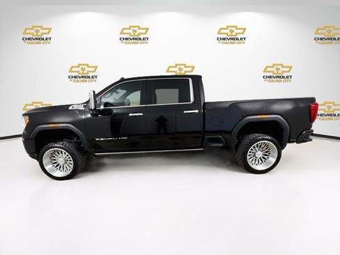 Used 2022 GMC Sierra 3500 Denali w/ Denali Black Diamond Edition AWD/4WD image 5