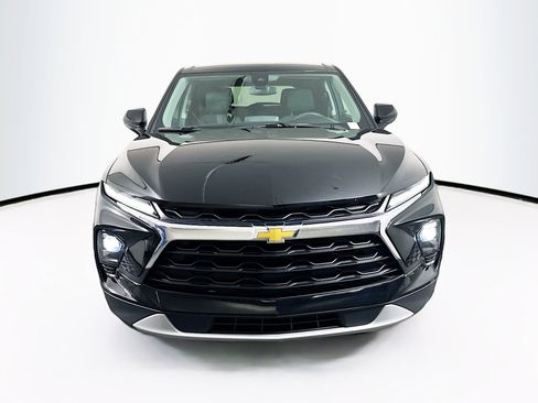 Used 2025 Chevrolet Blazer LT FWD image 2