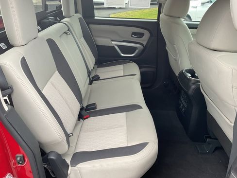 Used 2024 Nissan Titan SV w/ SV Convenience Package image 18