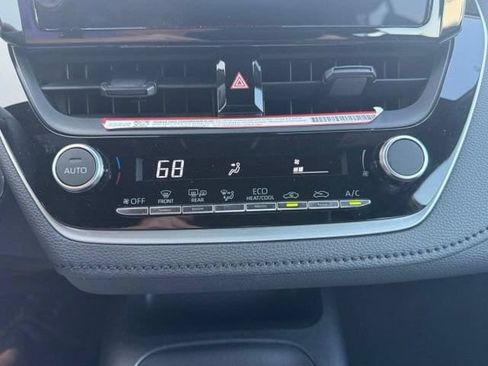Used 2025 Toyota Corolla SE FWD image 27