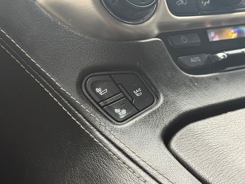 Used 2016 GMC Yukon XL Denali w/ Open Road Package image 23