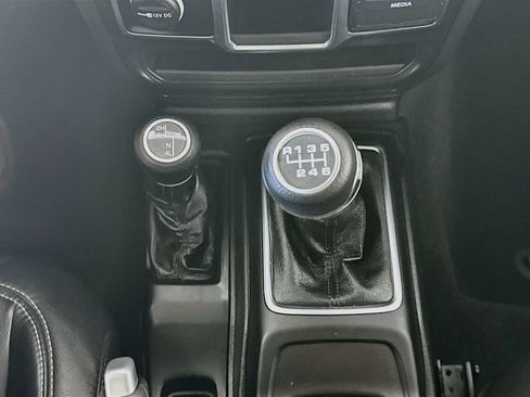Used 2021 Jeep Wrangler Sport AWD/4WD image 15