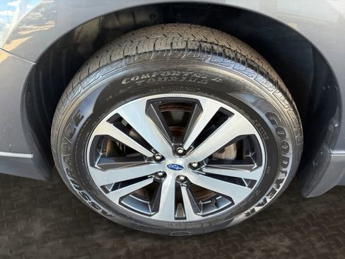 Used 2018 Subaru Outback 2.5i Limited AWD/4WD image 36