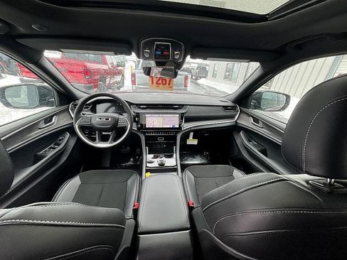 New 2026 Jeep Grand Cherokee Laredo image 32