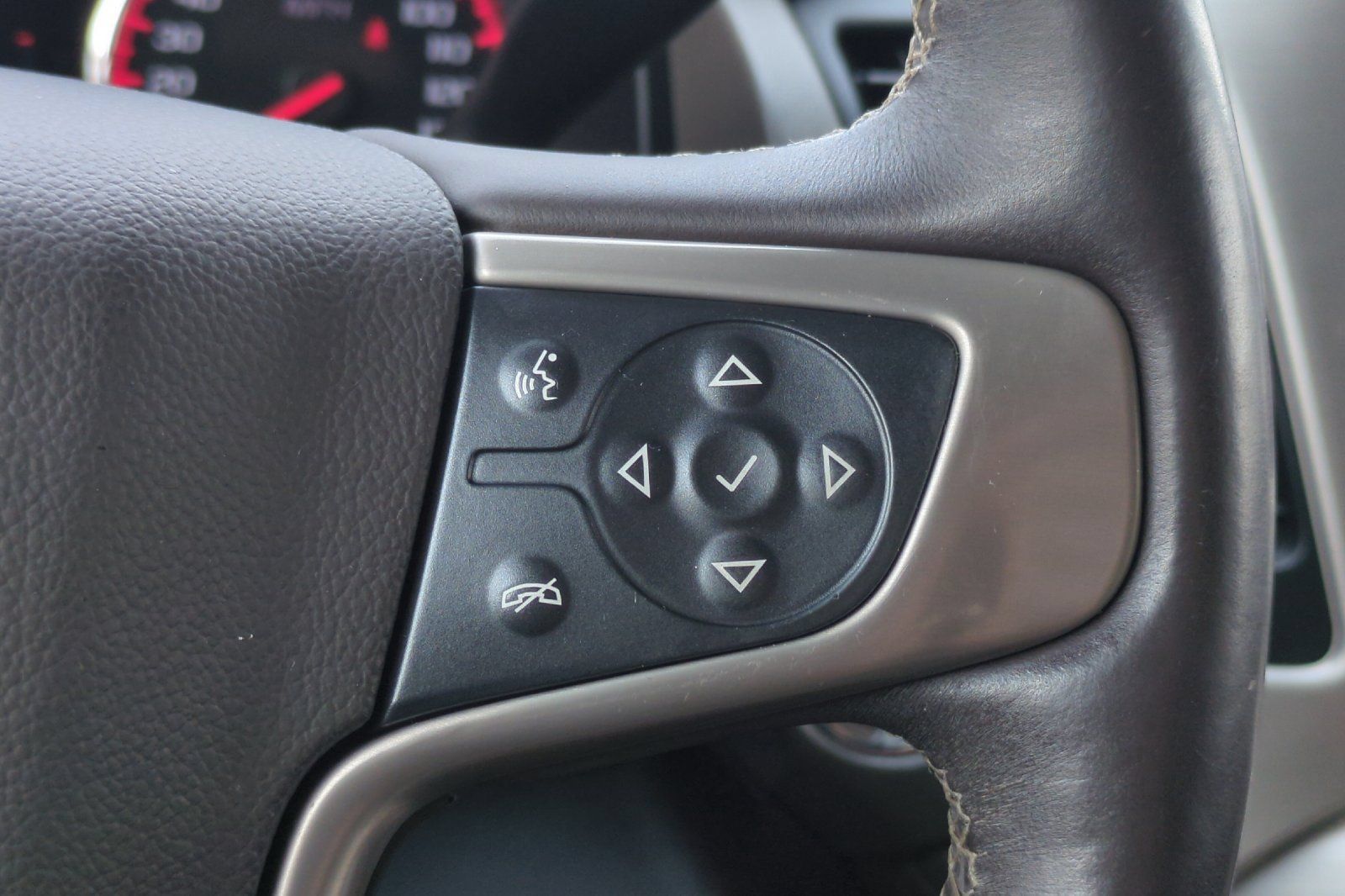 Used 2015 GMC Yukon Denali w/ Premium Package AWD/4WD image 36