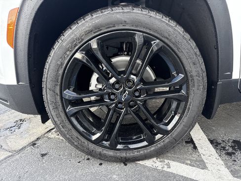 New 2026 Chevrolet Traverse LT w/ LPO, Floor Liner Package image 10