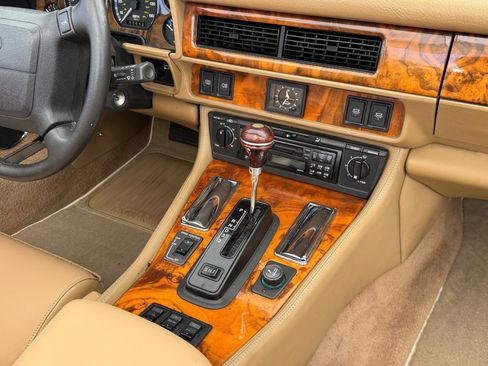 Used 1995 Jaguar XJS 4.0 Convertible RWD image 18