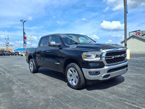 Used 2023 RAM 1500 Big Horn AWD/4WD image 4